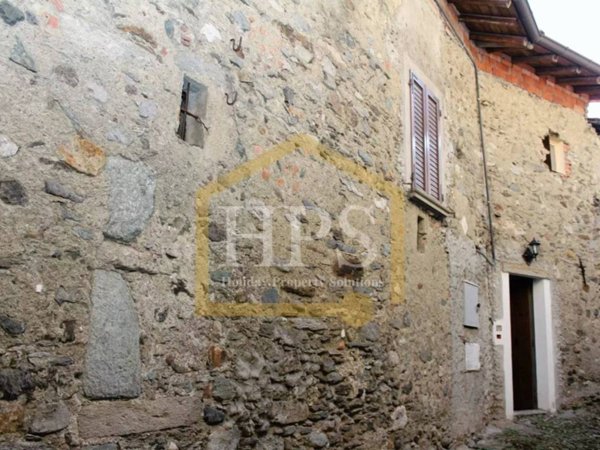 casa indipendente in vendita a Plesio