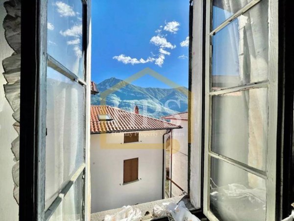 casa indipendente in vendita a Plesio in zona Barna