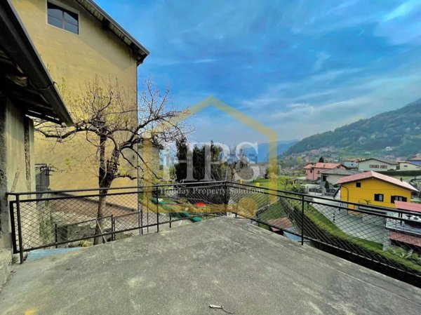 casa indipendente in vendita a Plesio