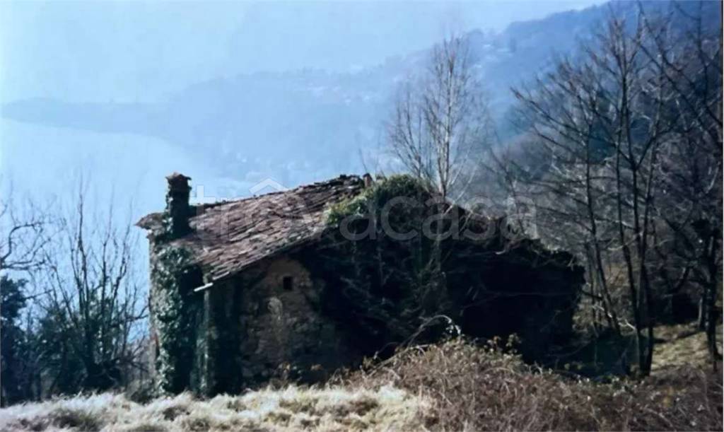 casa indipendente in vendita a Plesio