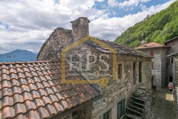 casa indipendente in vendita a Plesio