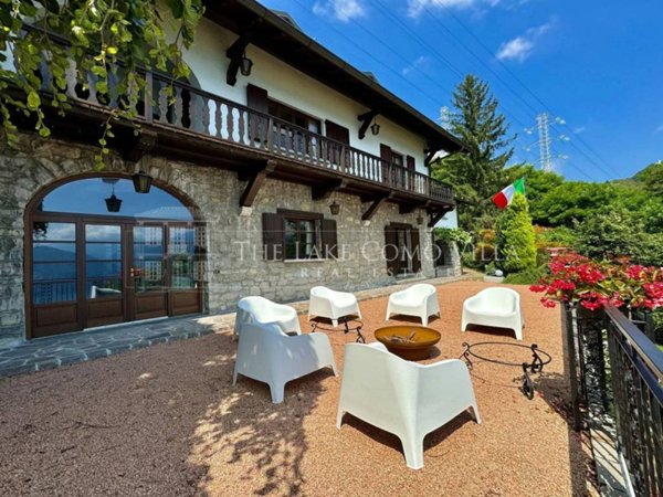 casa indipendente in vendita a Plesio in zona Logo