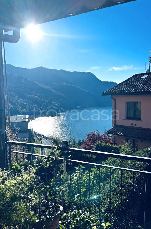 casa indipendente in vendita a Pognana Lario