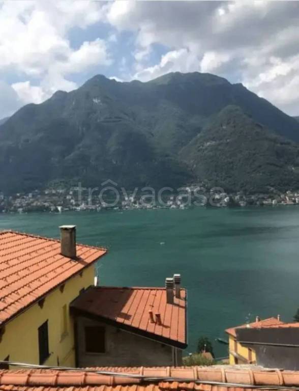 appartamento in vendita a Pognana Lario