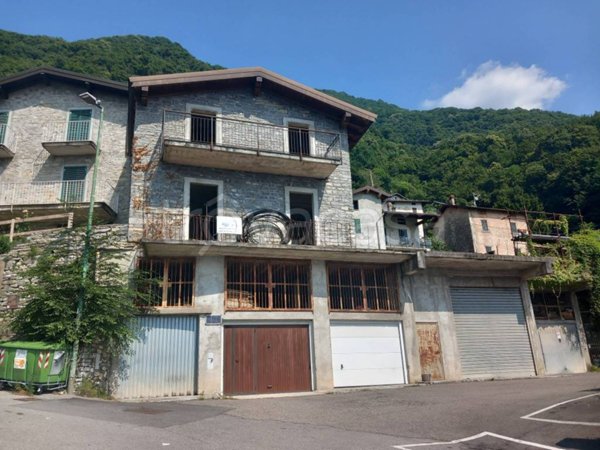 casa indipendente in vendita a Pognana Lario