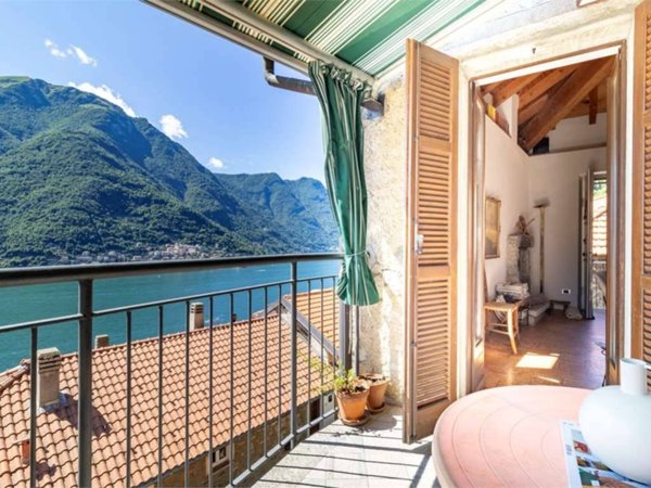 casa indipendente in vendita a Pognana Lario