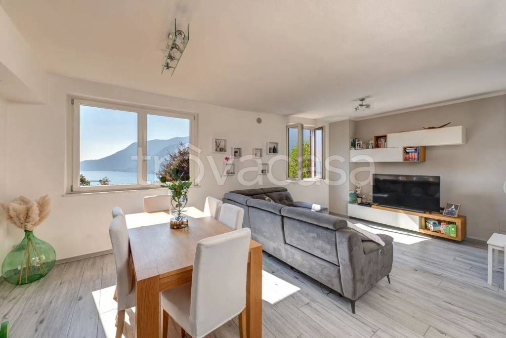 casa indipendente in vendita a Pognana Lario