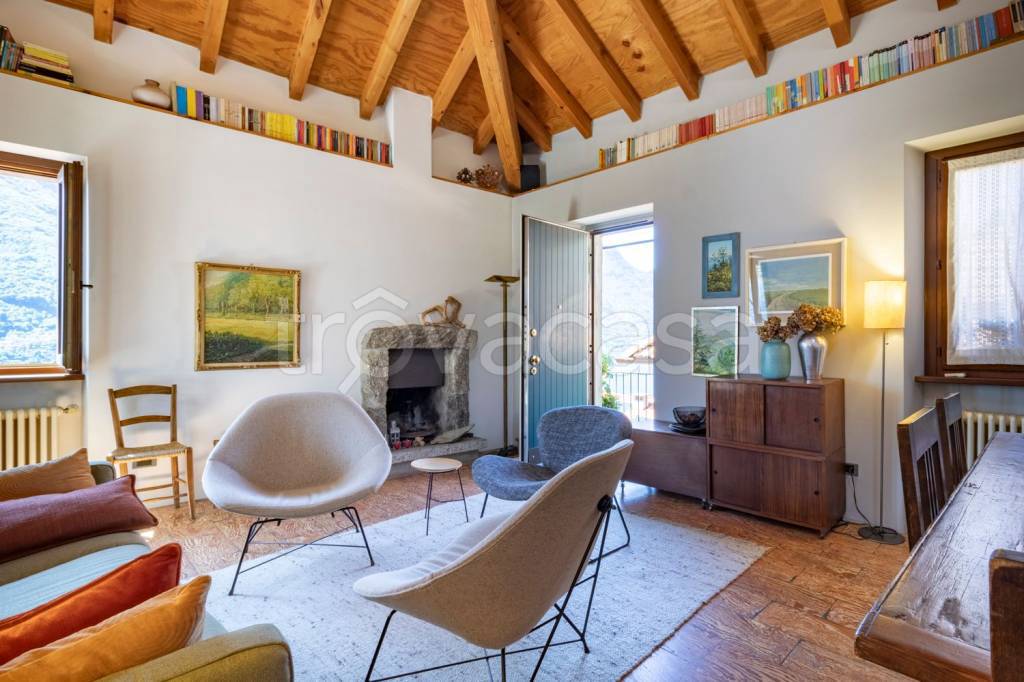 appartamento in vendita a Pognana Lario