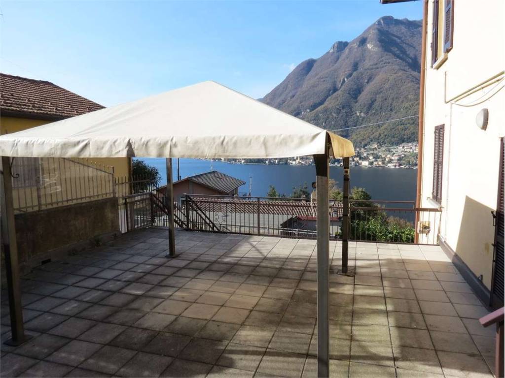 appartamento in vendita a Pognana Lario