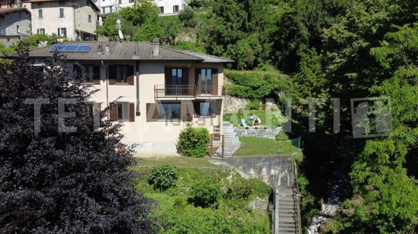casa indipendente in vendita a Pognana Lario