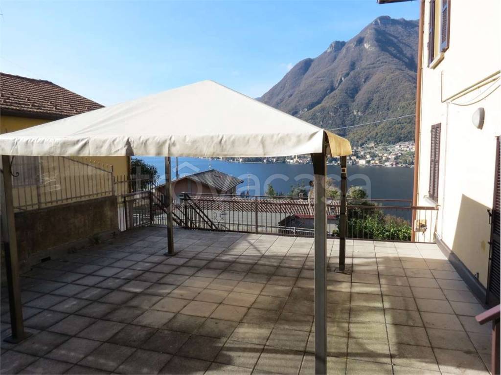 appartamento in vendita a Pognana Lario