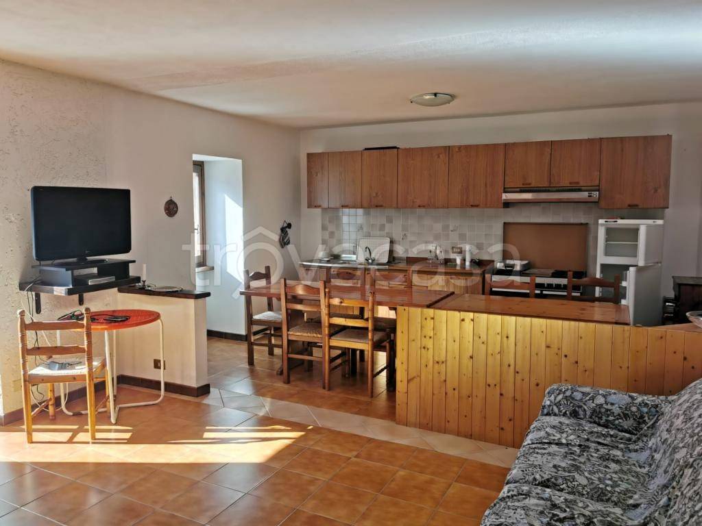 appartamento in vendita a Ponna
