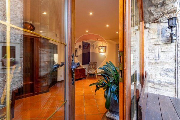 casa semindipendente in vendita a Ponna