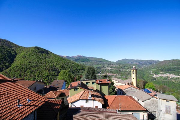 casa indipendente in vendita a Ponna