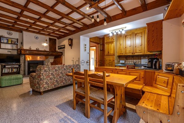 casa semindipendente in vendita a Ponna