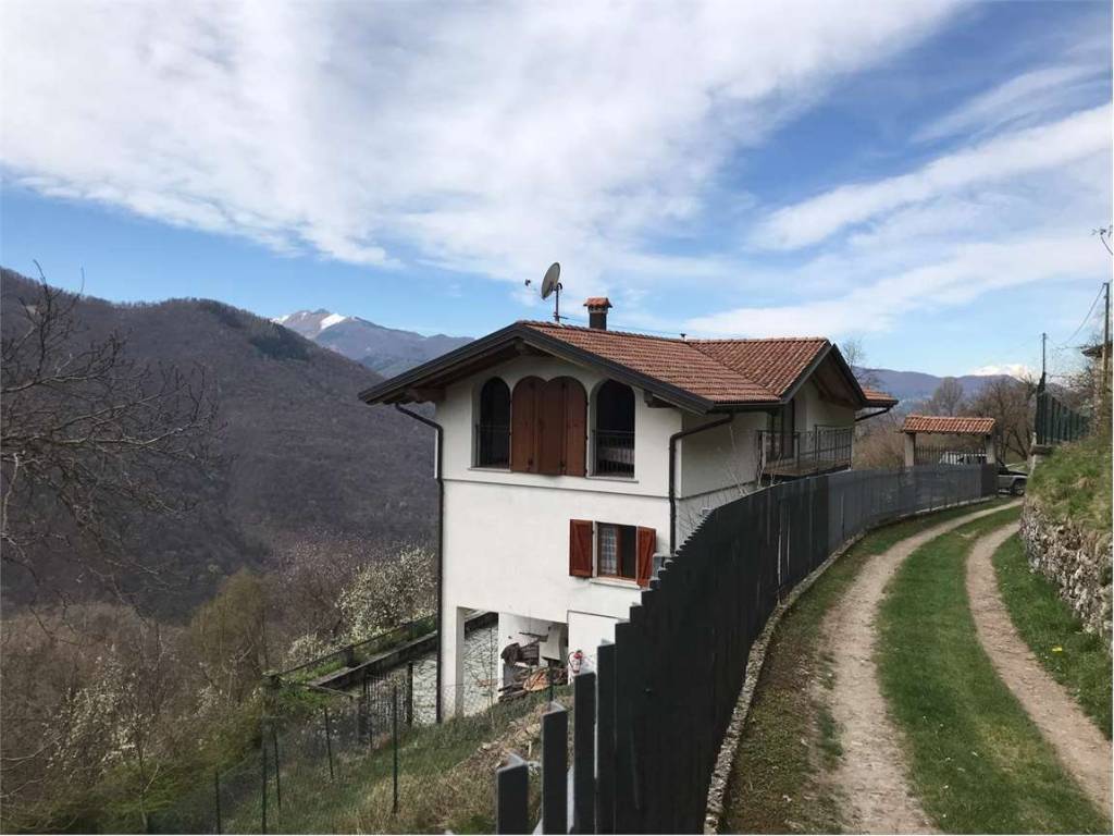 appartamento in vendita a Ponna