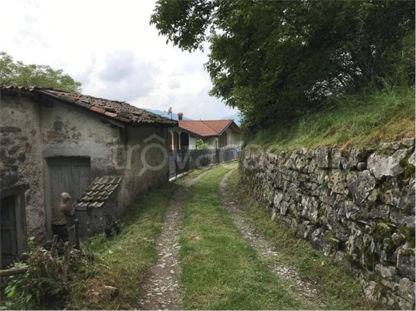 appartamento in vendita a Ponna