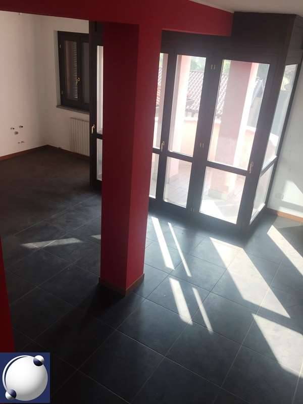 ufficio in vendita a Ponte Lambro