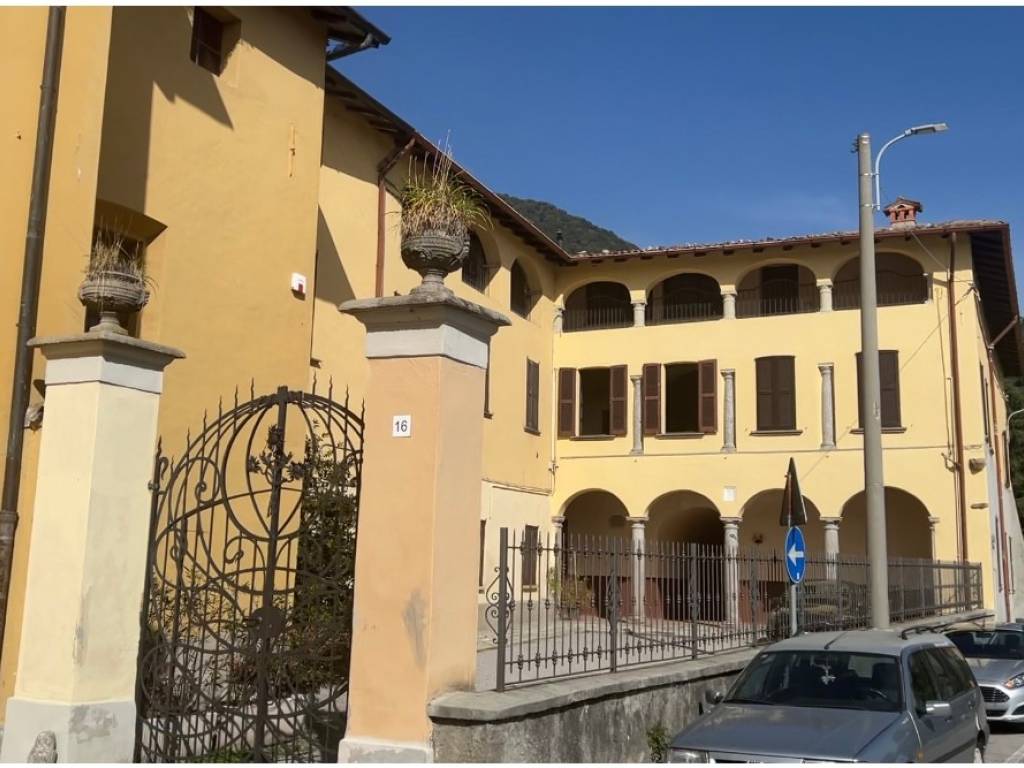 intera palazzina in vendita a Ponte Lambro