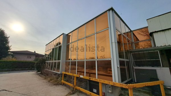 capannone in vendita a Ponte Lambro