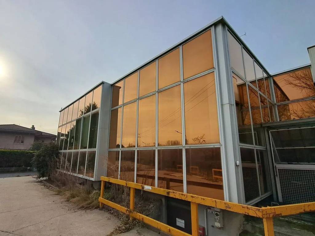 capannone in vendita a Ponte Lambro