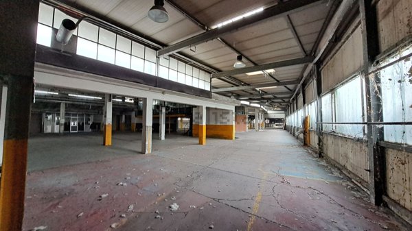 capannone in vendita a Ponte Lambro