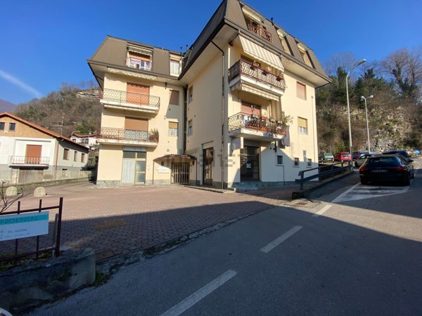 ufficio in vendita a Ponte Lambro