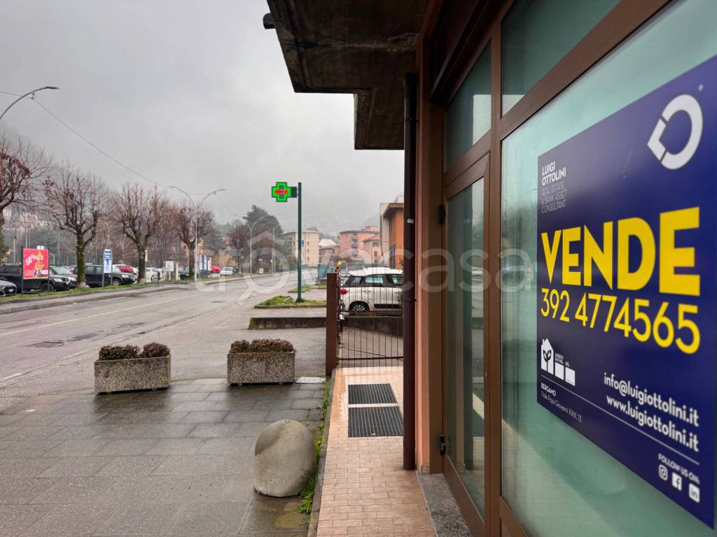 negozio in vendita a Ponte Lambro