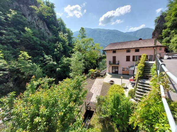 negozio in vendita a Porlezza