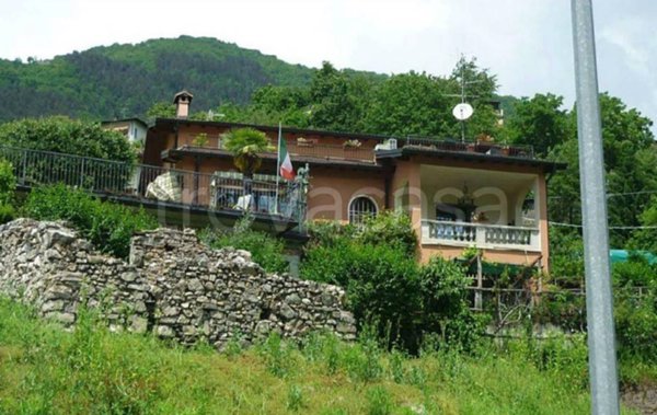 casa indipendente in vendita a Porlezza
