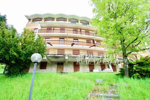 negozio in vendita a Porlezza