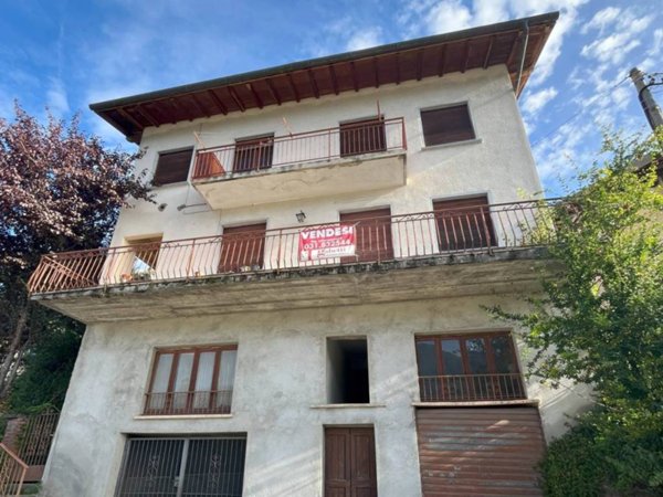 casa indipendente in vendita a Porlezza
