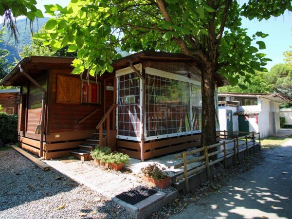 negozio in vendita a Porlezza