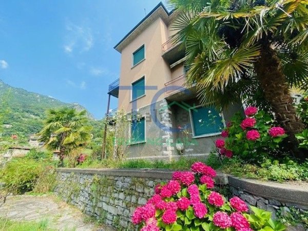 casa indipendente in vendita a Porlezza