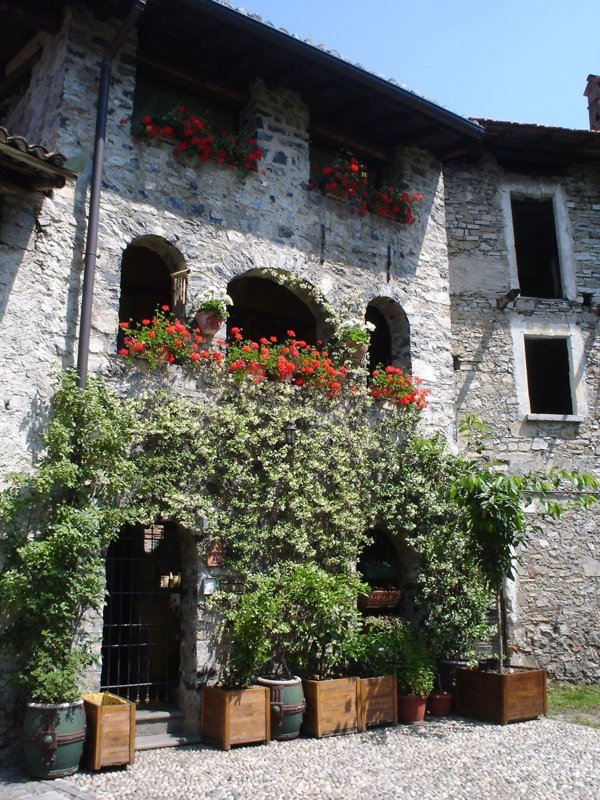 casa indipendente in vendita a Porlezza