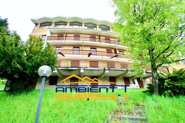 negozio in vendita a Porlezza