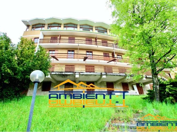 negozio in vendita a Porlezza