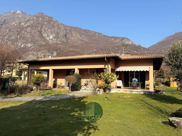 casa indipendente in vendita a Porlezza