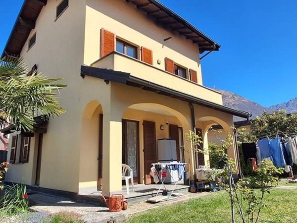 casa indipendente in vendita a Porlezza