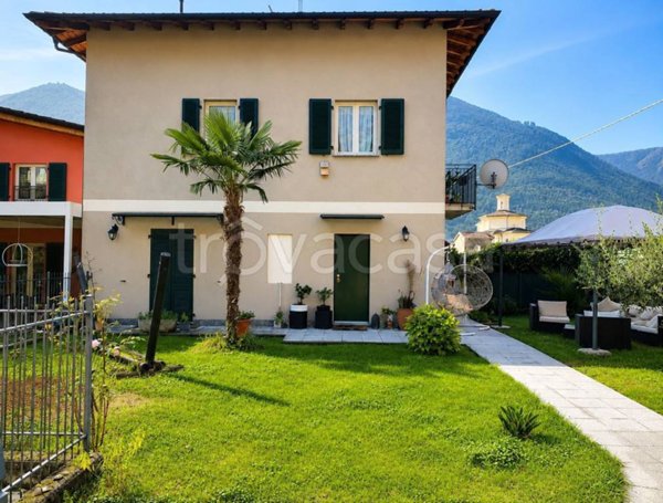 casa indipendente in vendita a Porlezza in zona Begna