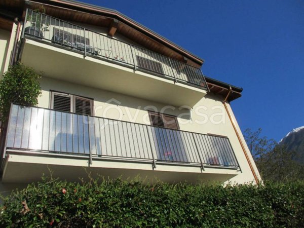 appartamento in vendita a Porlezza in zona Begna