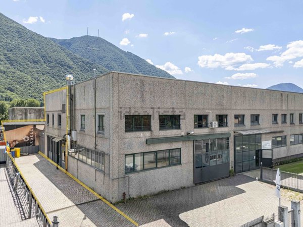 capannone in vendita a Porlezza in zona Begna