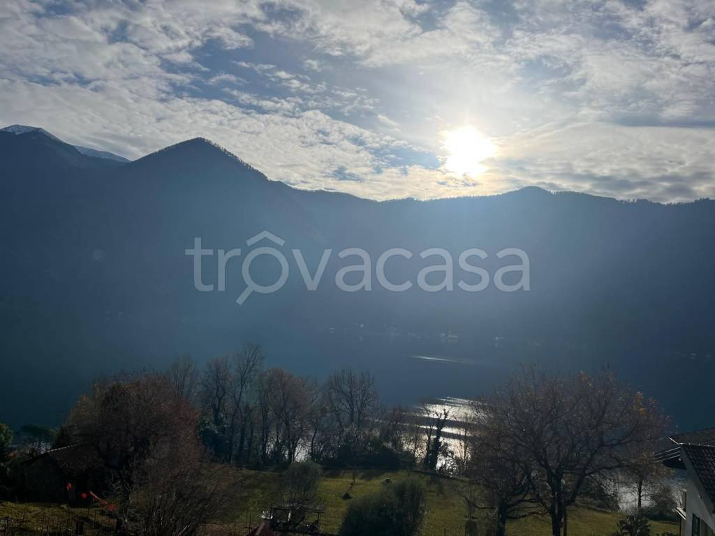 terreno edificabile in vendita a Porlezza in zona Cima