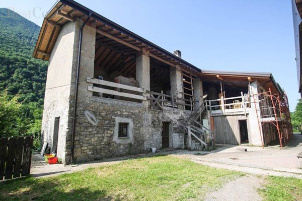 casa indipendente in vendita a Porlezza in zona Begna