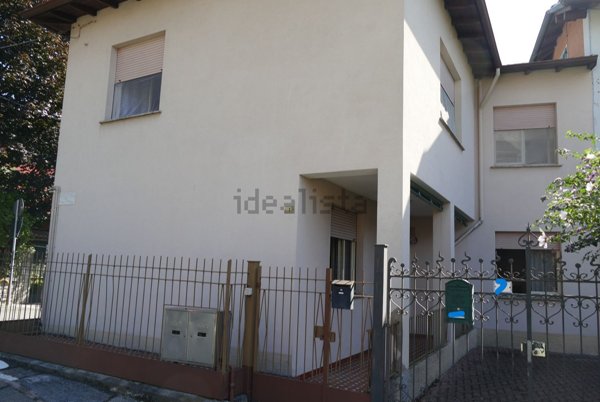 casa indipendente in vendita a Porlezza in zona Begna