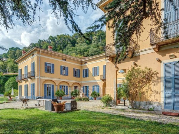 villa in vendita a Proserpio
