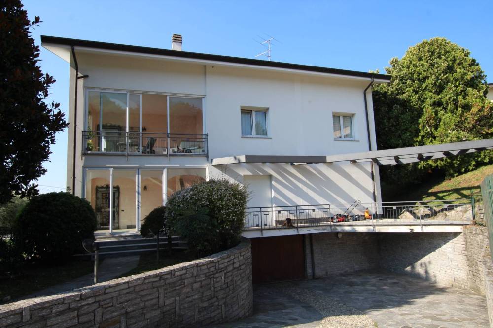 casa indipendente in vendita a Proserpio