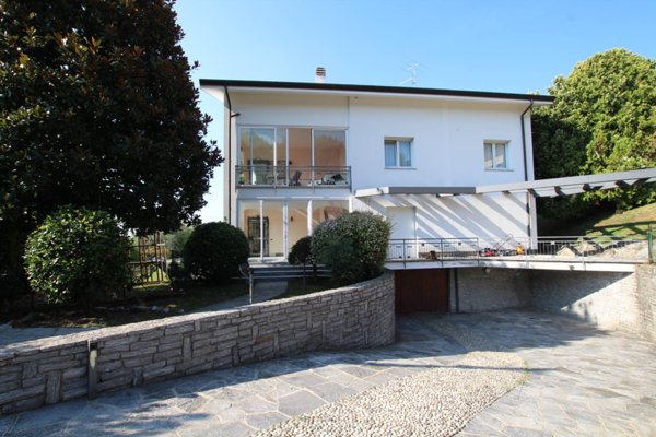 casa indipendente in vendita a Proserpio