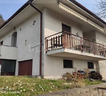 casa indipendente in vendita a Proserpio