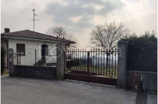 casa indipendente in vendita a Proserpio